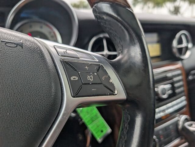 Used 2012 Mercedes-Benz SLK 350 image 30