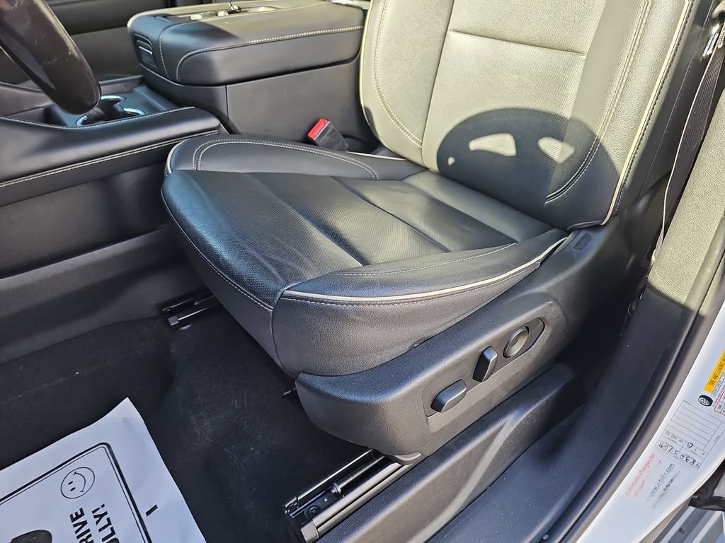 Used 2022 Chevrolet Suburban Premier RWD image 35