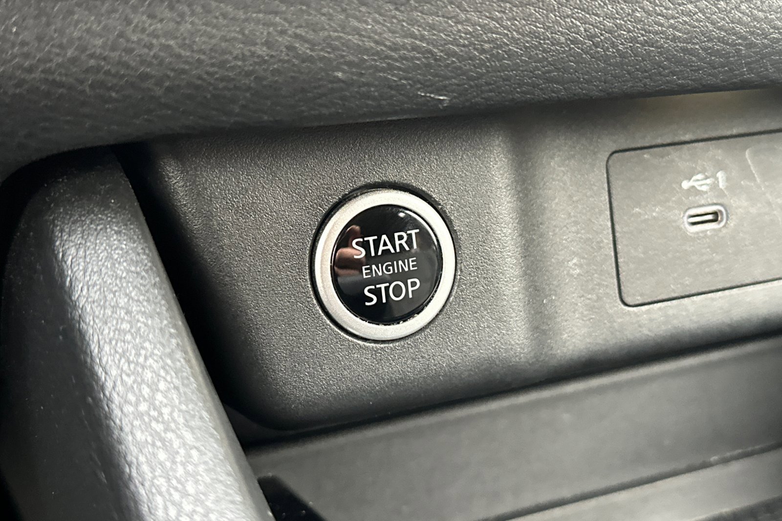 Certified 2021 Nissan Rogue S image 22