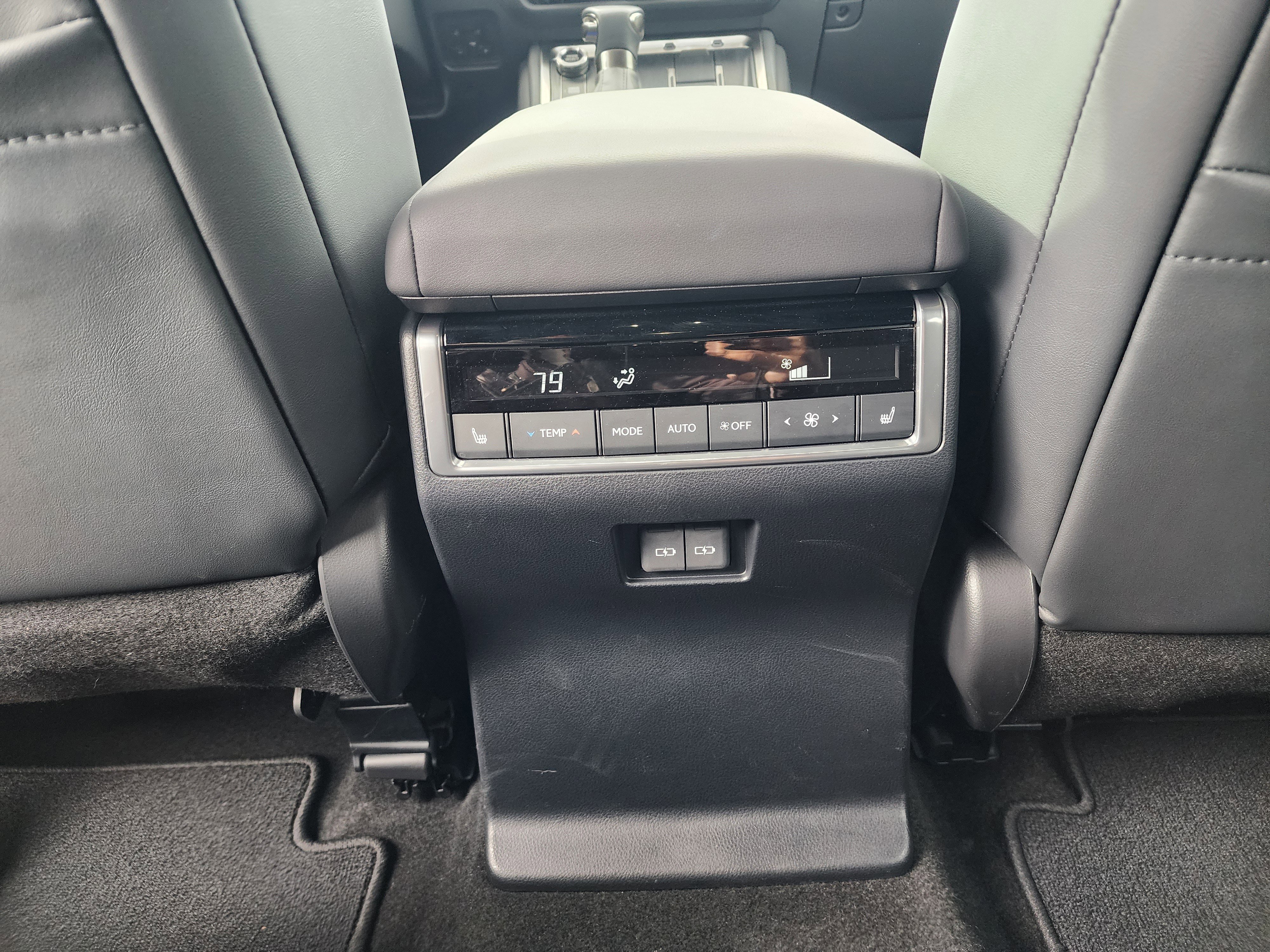 Used 2025 Lexus GX 550 w/ Cold Area Package AWD/4WD image 15