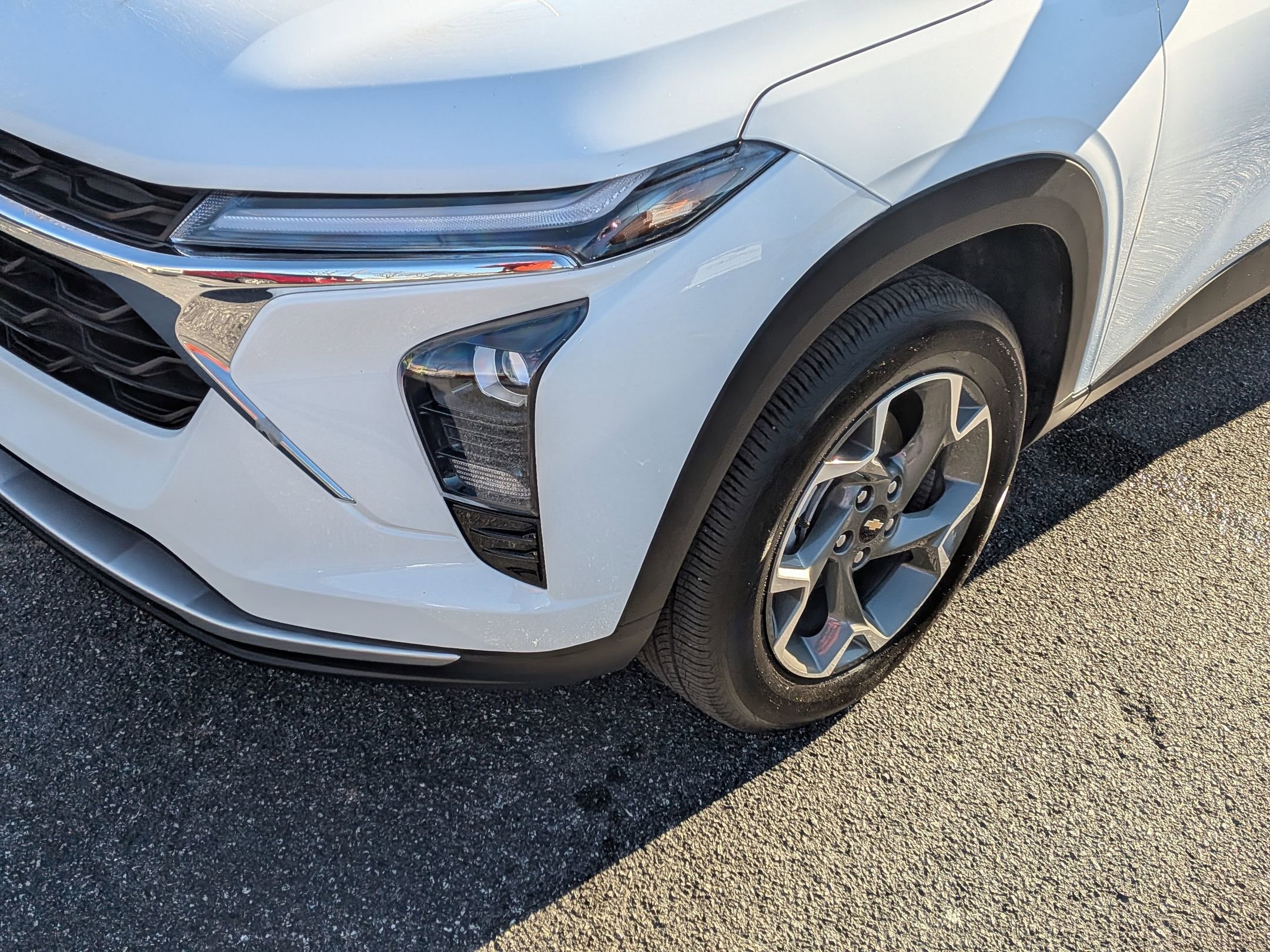 Certified 2025 Chevrolet Trax LT w/ LT Convenience Package image 11