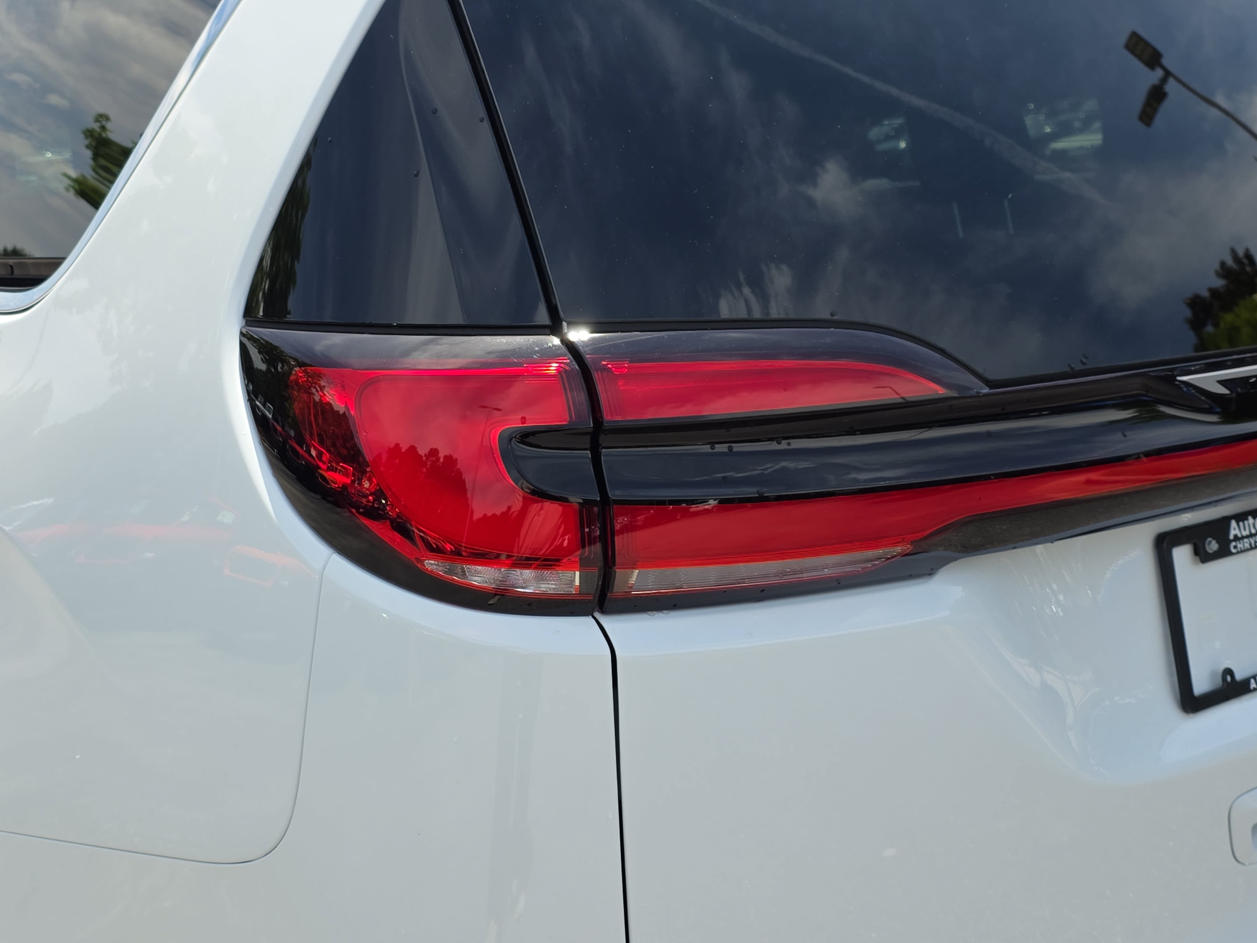 New 2027 Chrysler Pacifica Select AWD/4WD image 29