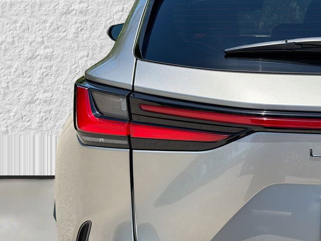 Used 2022 Lexus NX 350h AWD image 10