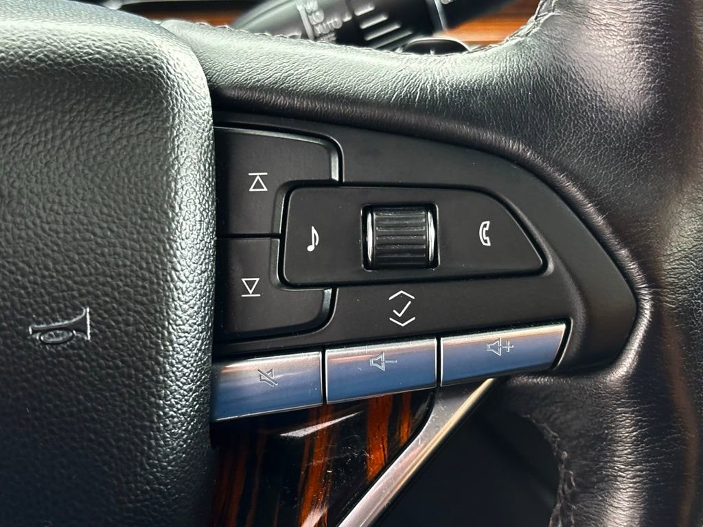 Used 2024 Cadillac Escalade ESV Premium Luxury AWD/4WD image 23