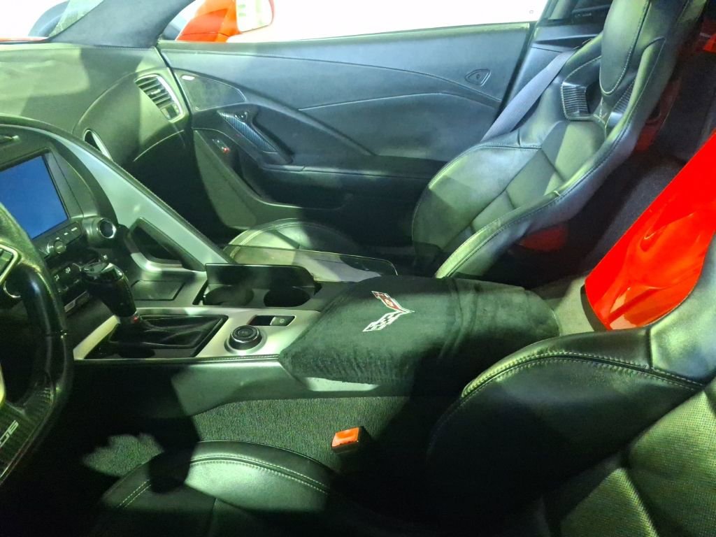 Used 2015 Chevrolet Corvette Z06 w/ 3LZ Preferred Equipment Group image 11