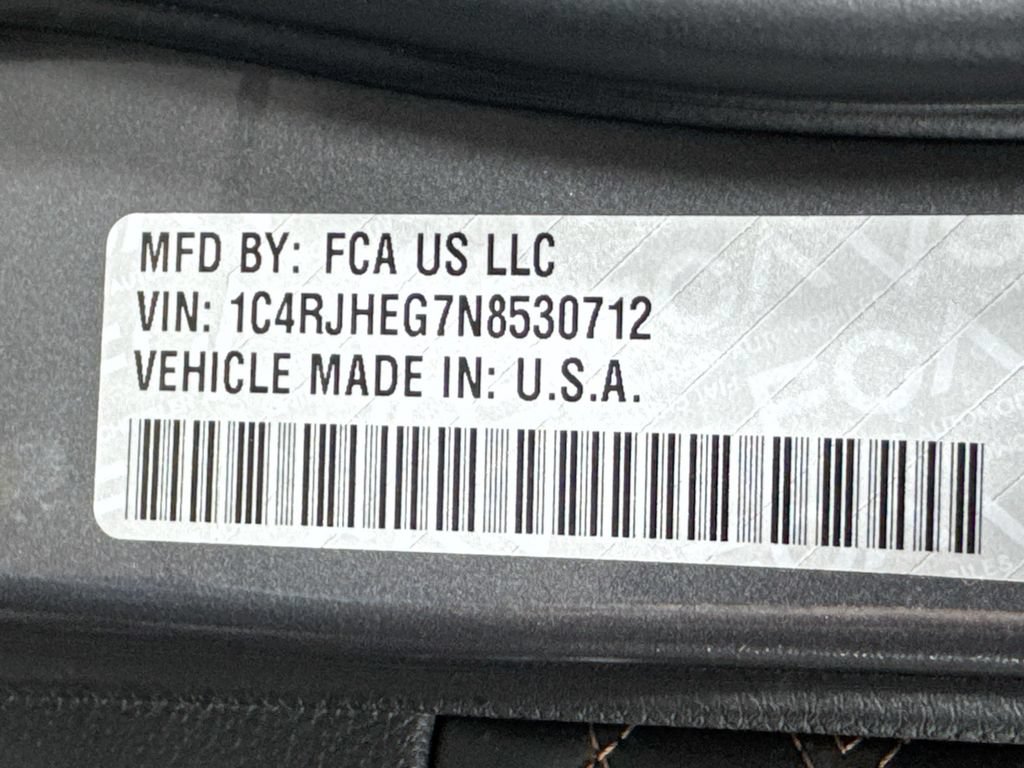 Used 2022 Jeep Grand Cherokee Summit w/ Luxury Tech Group V AWD/4WD image 41