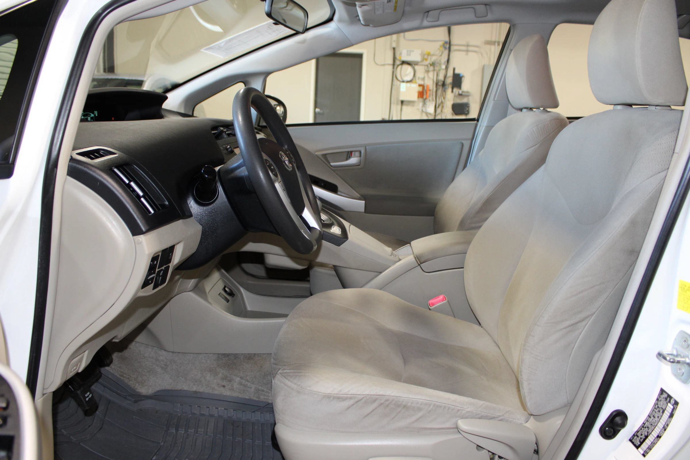 Used 2011 Toyota Prius Three w/ Solar Roof Pkg FWD image 22