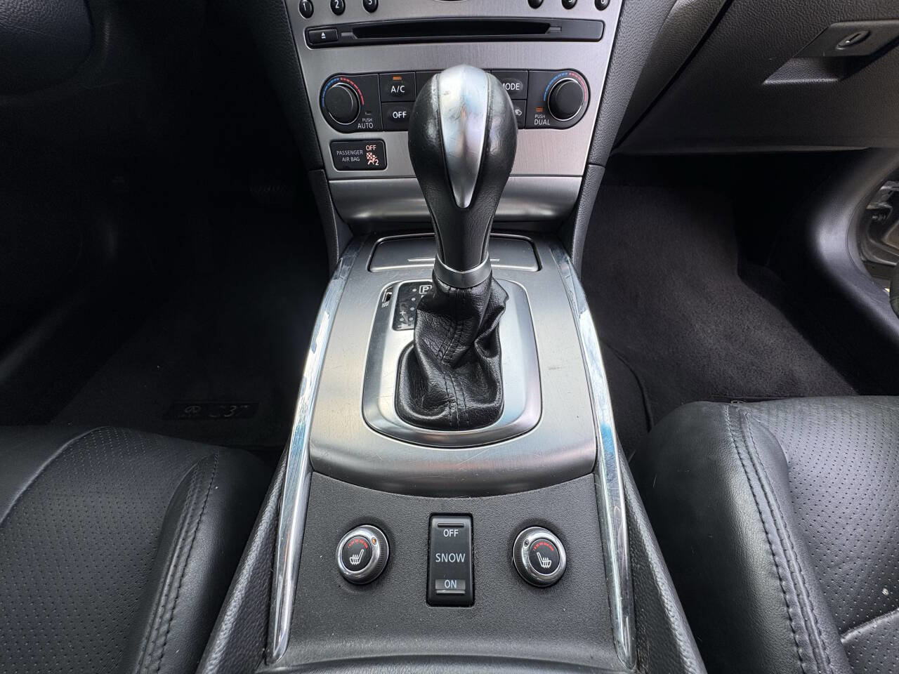 Used 2013 INFINITI G37 x AWD 4dr Sedan w/ Premium Pkg image 28