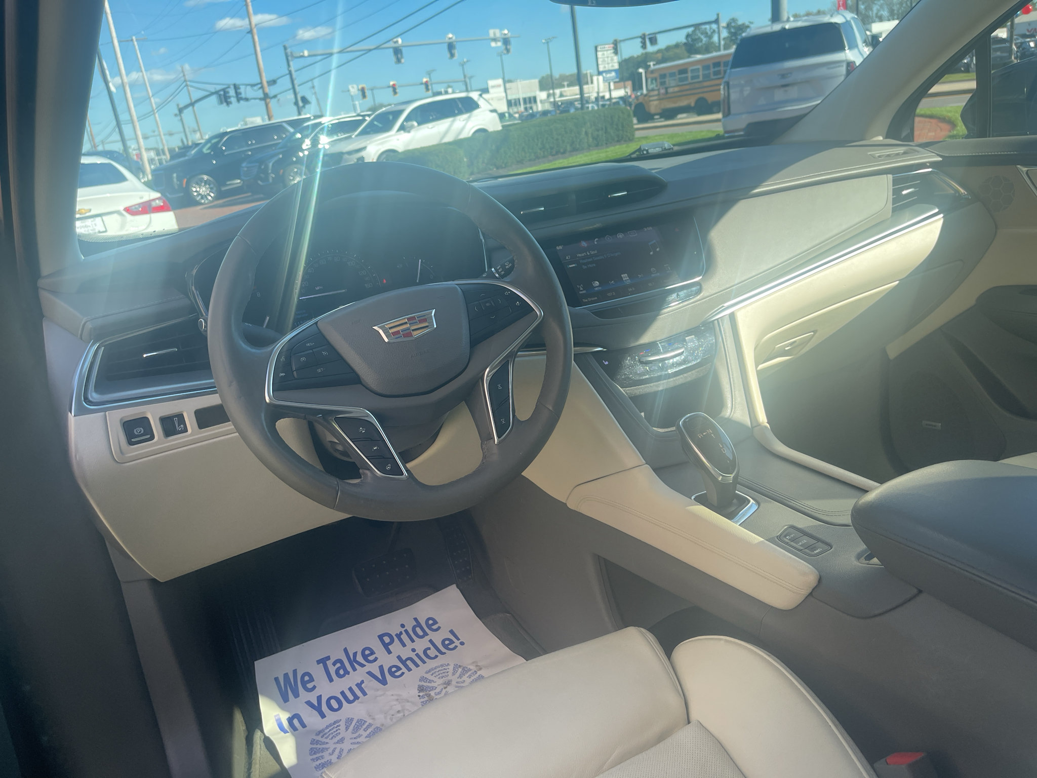 Used 2017 Cadillac XT5 Luxury w/ Driver Awareness Package AWD/4WD image 25