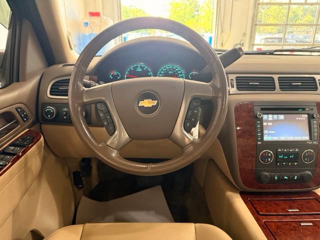 Used 2013 Chevrolet Avalanche LTZ AWD/4WD image 19