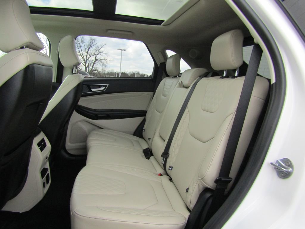 Used 2024 Ford Edge Titanium w/ Equipment Group 301A AWD/4WD image 19