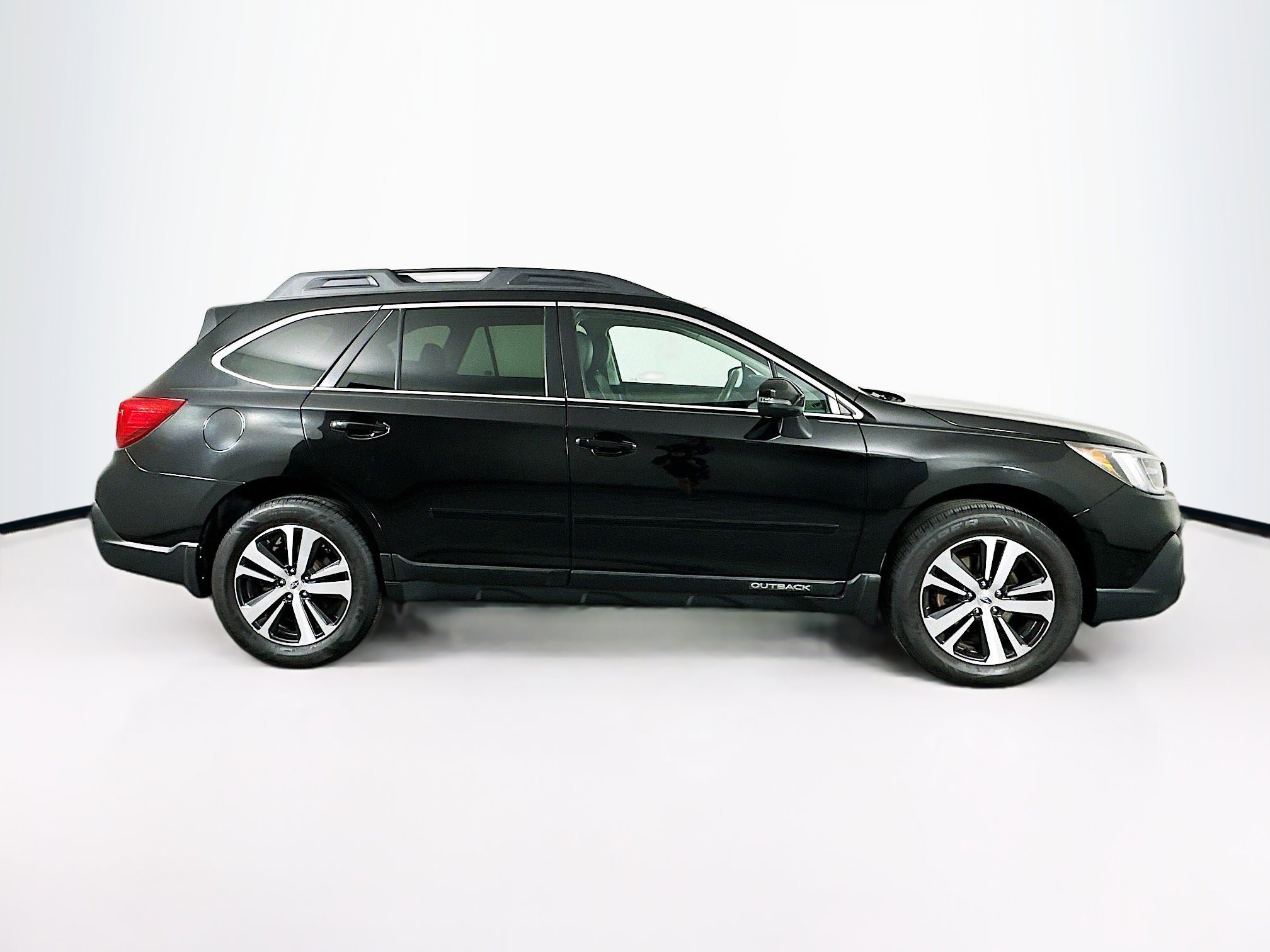 Used 2018 Subaru Outback 2.5i Limited AWD/4WD image 10