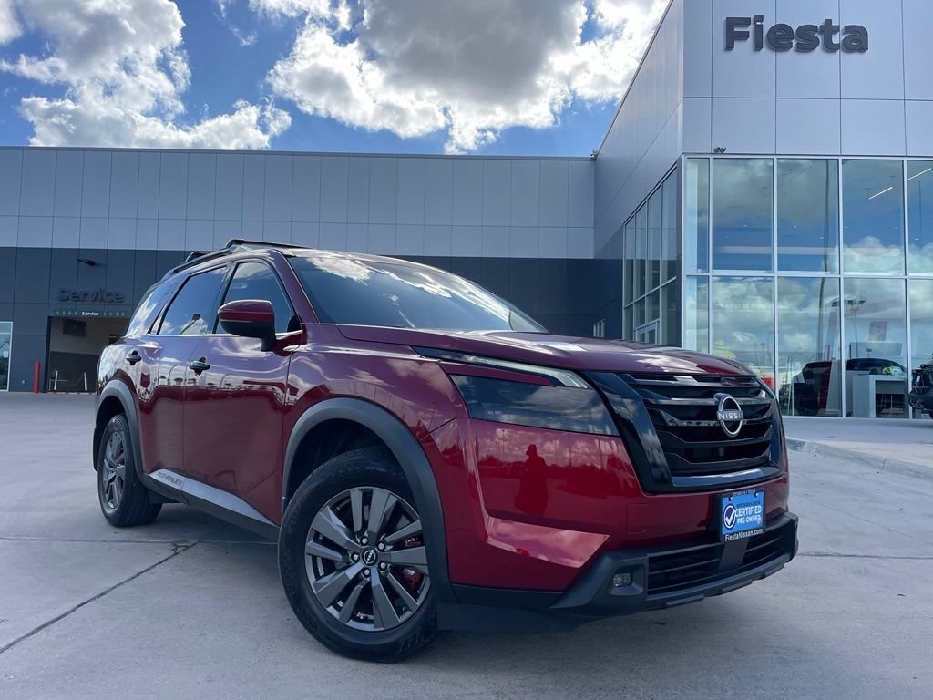 Certified 2024 Nissan Pathfinder SV FWD image 1