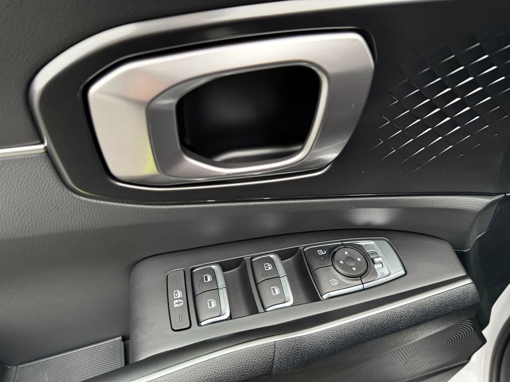 Used 2025 Kia Sorento EX image 11