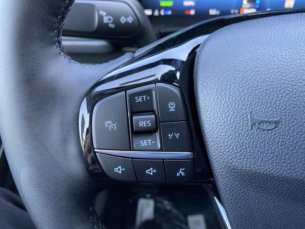 New 2025 Ford Escape Base w/ PHEV Premium Package image 33