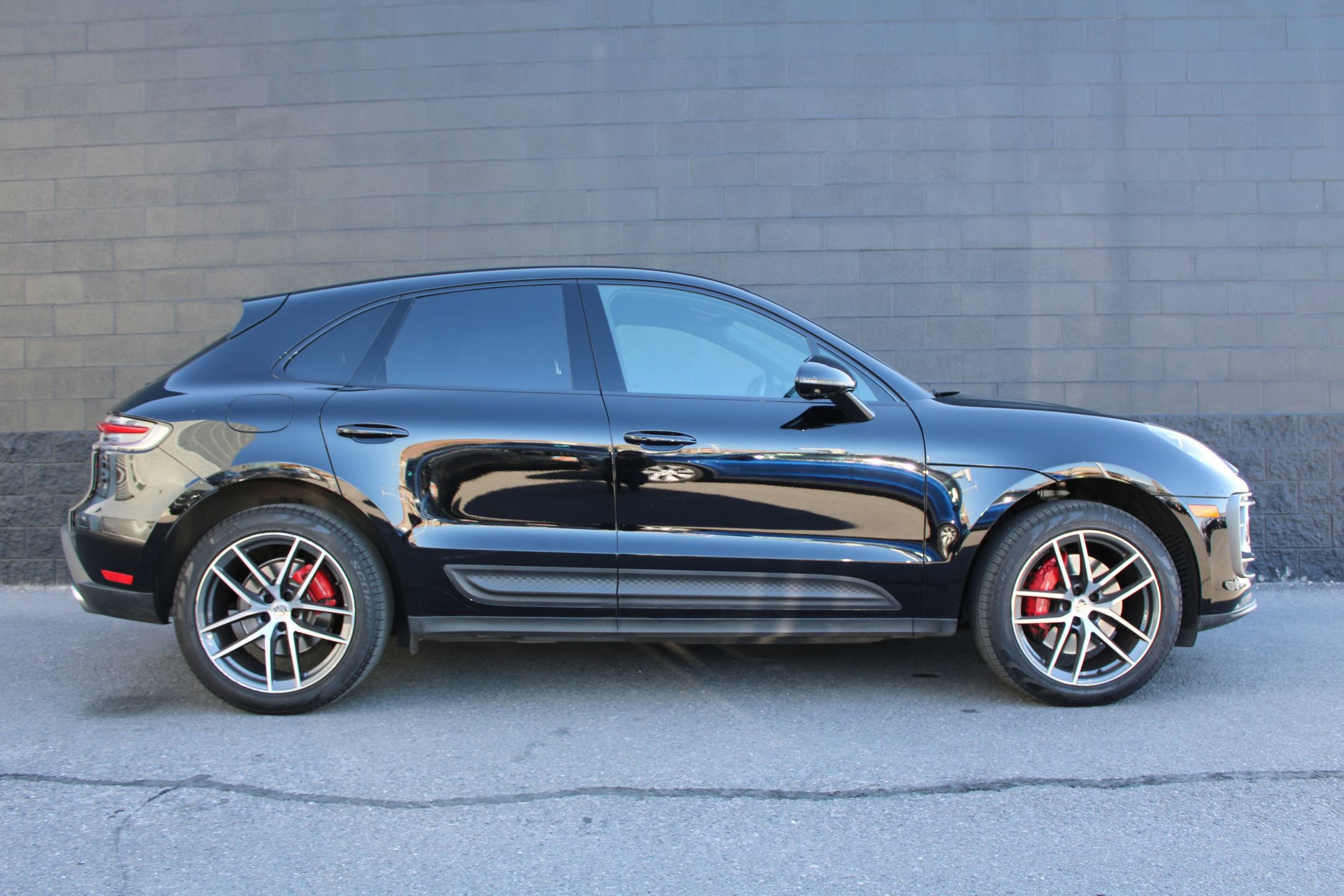 Certified 2023 Porsche Macan S image 9