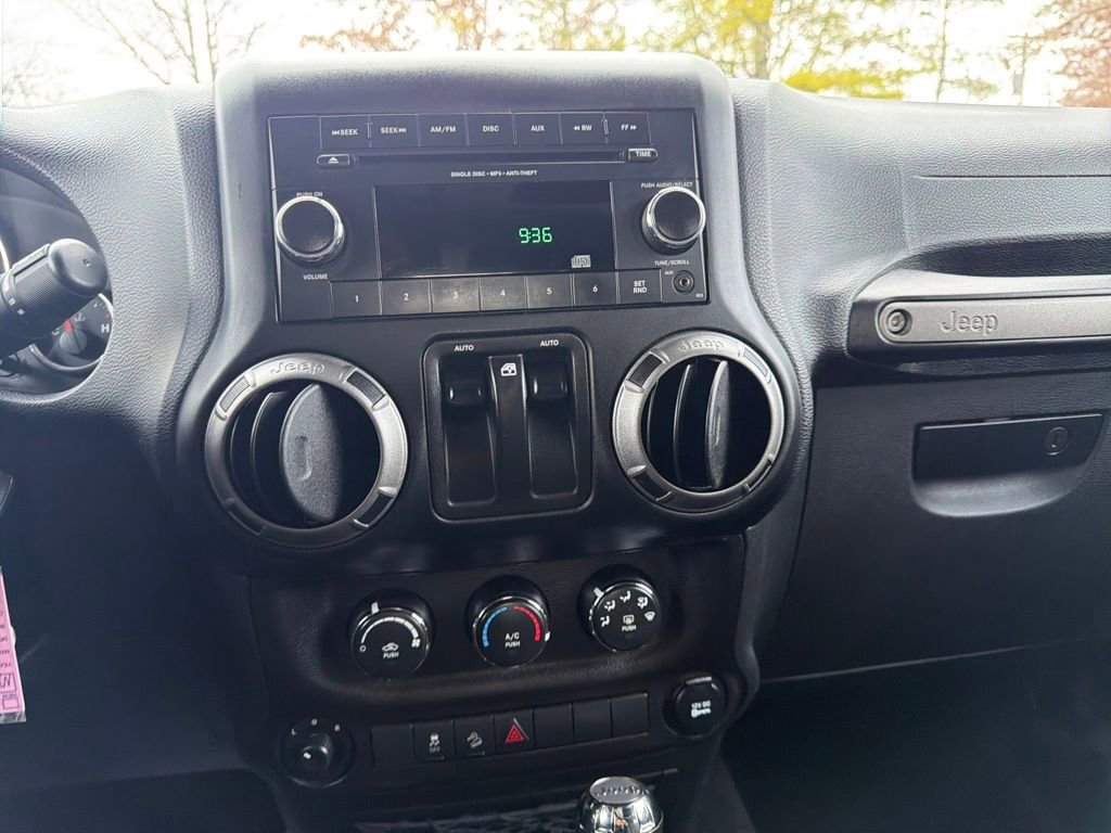 Used 2018 Jeep Wrangler Sport image 10