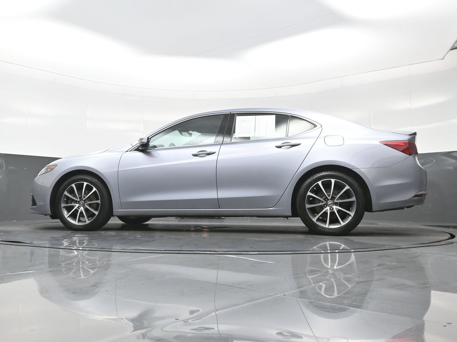 Used 2015 Acura TLX w/ Technology Package FWD image 29