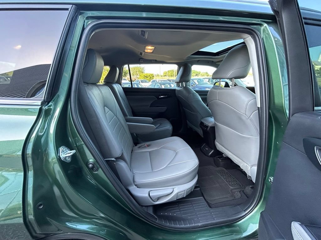 Used 2023 Toyota Highlander XLE FWD image 53