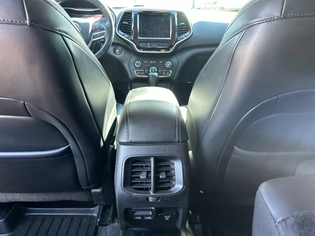 Used 2019 Jeep Cherokee Limited FWD image 39