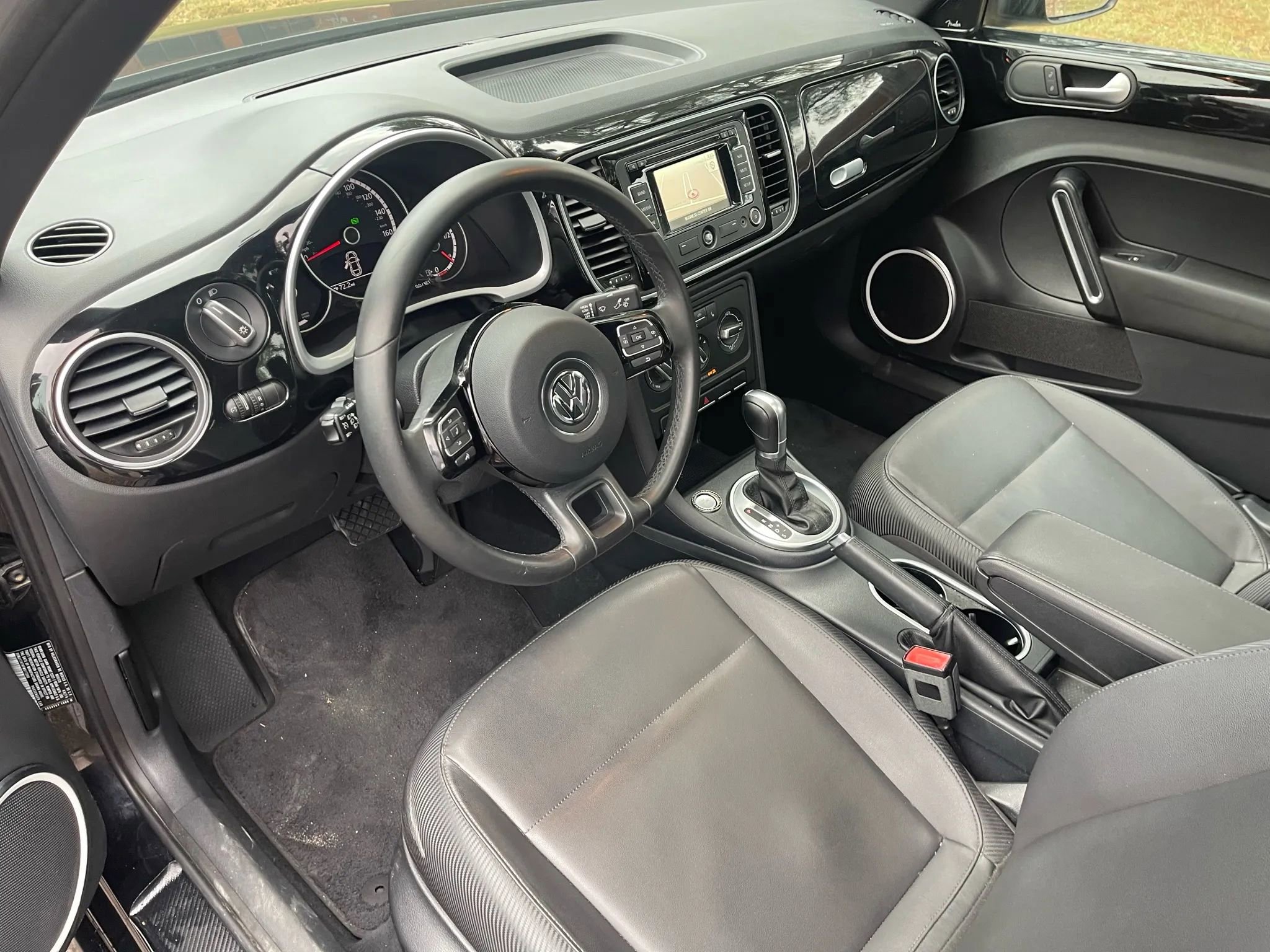 Used 2015 Volkswagen Beetle 1.8T image 11