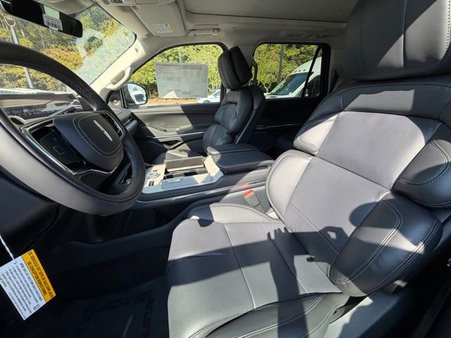 New 2025 Lincoln Navigator Reserve image 11