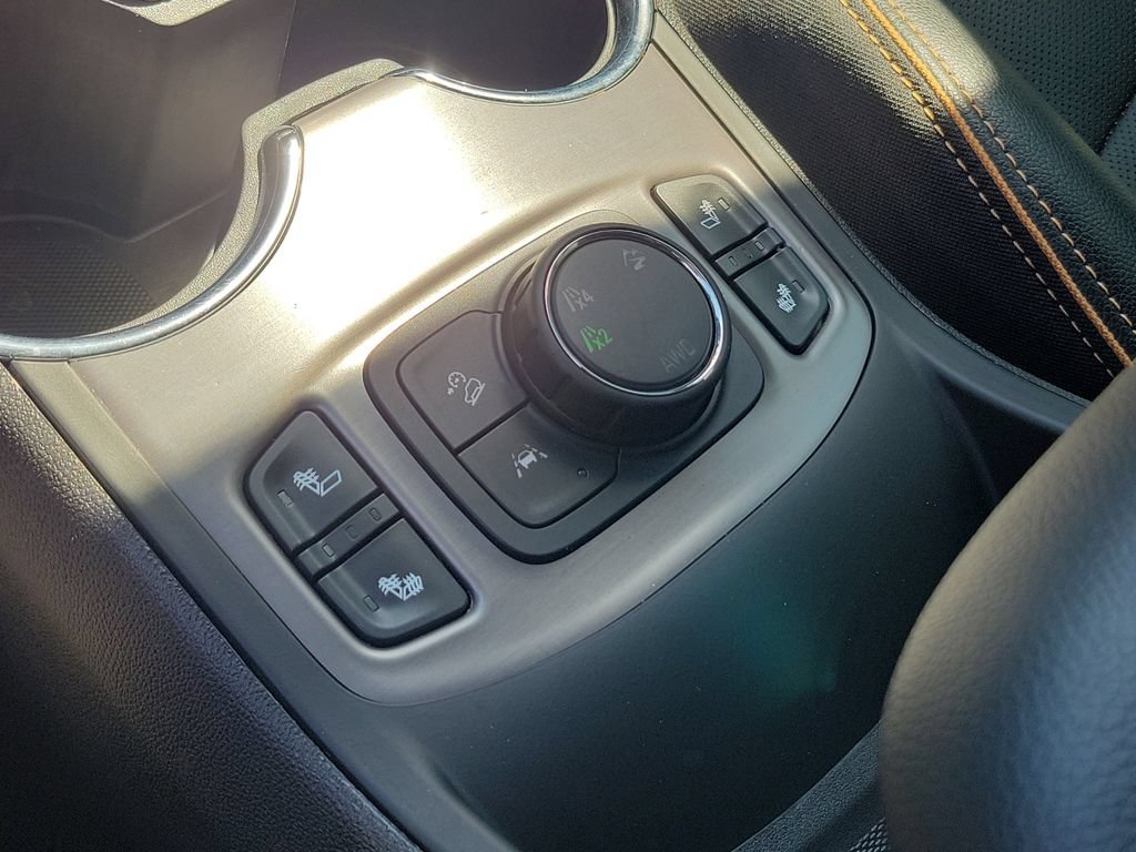 Used 2023 GMC Terrain AT4 AWD/4WD image 28