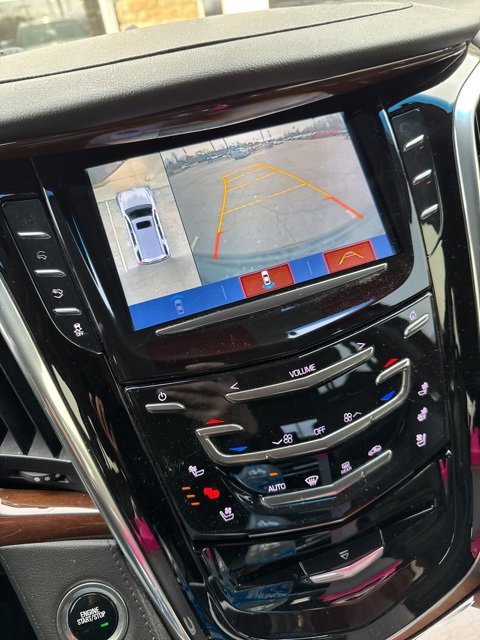 Used 2019 Cadillac Escalade Premium Luxury w/ Escalade Sport Edition image 9