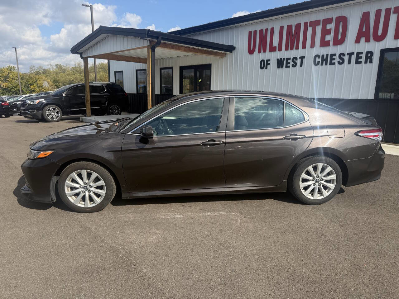 Used 2018 Toyota Camry LE image 12