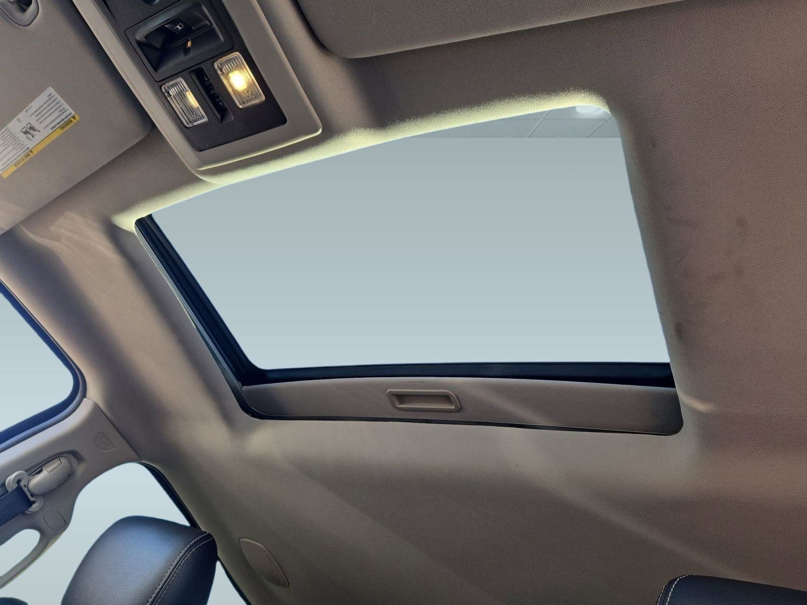 Used 2016 RAM 3500 Laramie w/ Convenience Group image 12