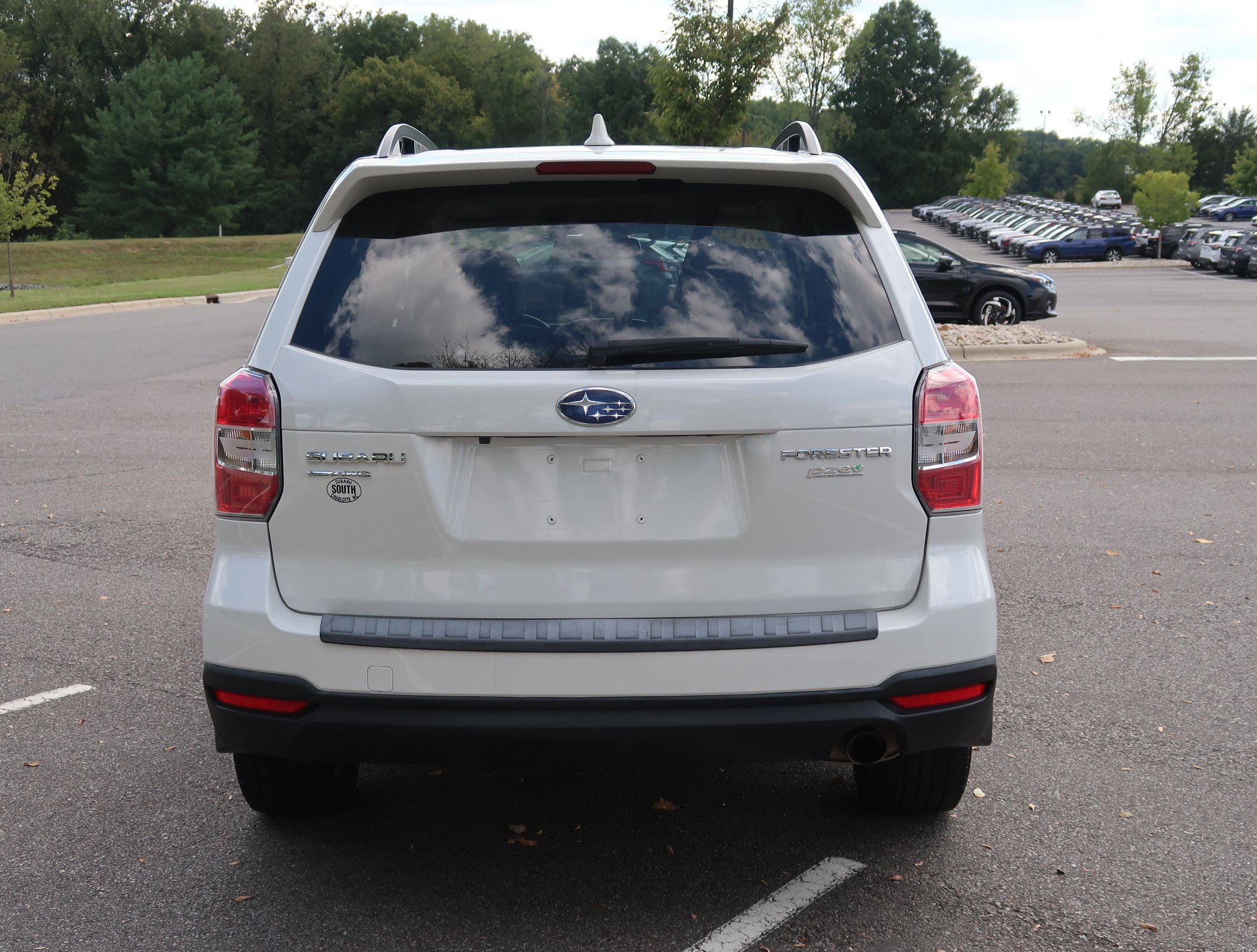 Used 2016 Subaru Forester 2.5i Touring w/ Eyesight & Navigation System AWD/4WD image 7