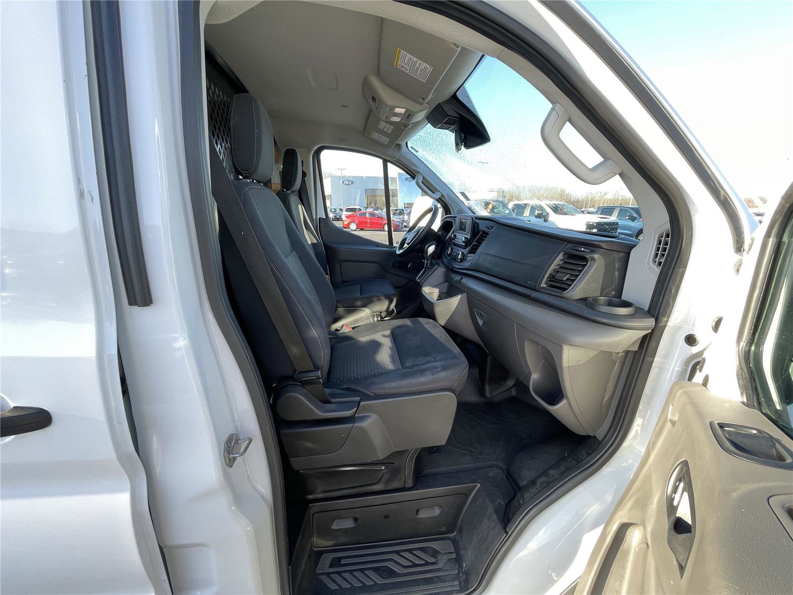 Used 2024 Ford Transit 250 Low Roof w/ Exterior Upgrade Package RWD image 31
