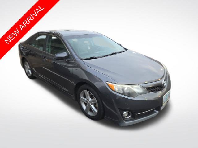 Used 2013 Toyota Camry SE FWD image 1