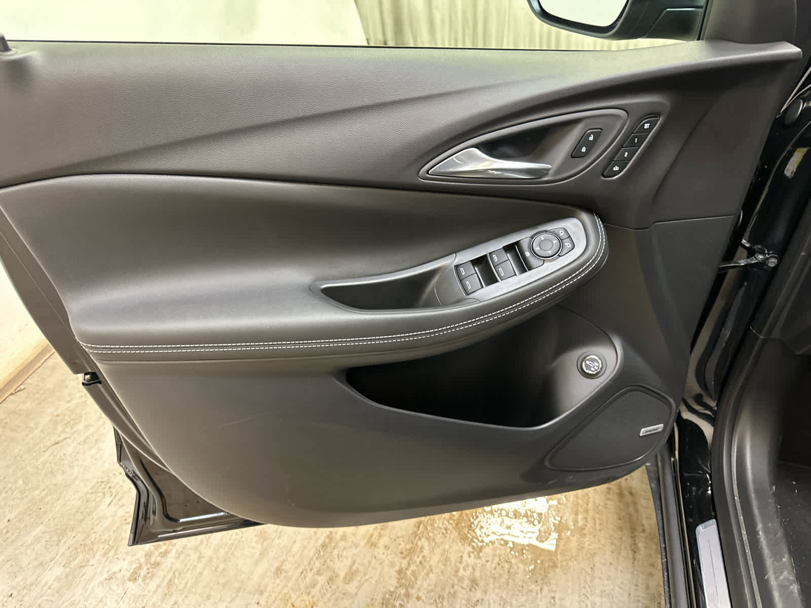 Used 2026 Buick Encore GX Avenir w/ Avenir Convenience Package image 28