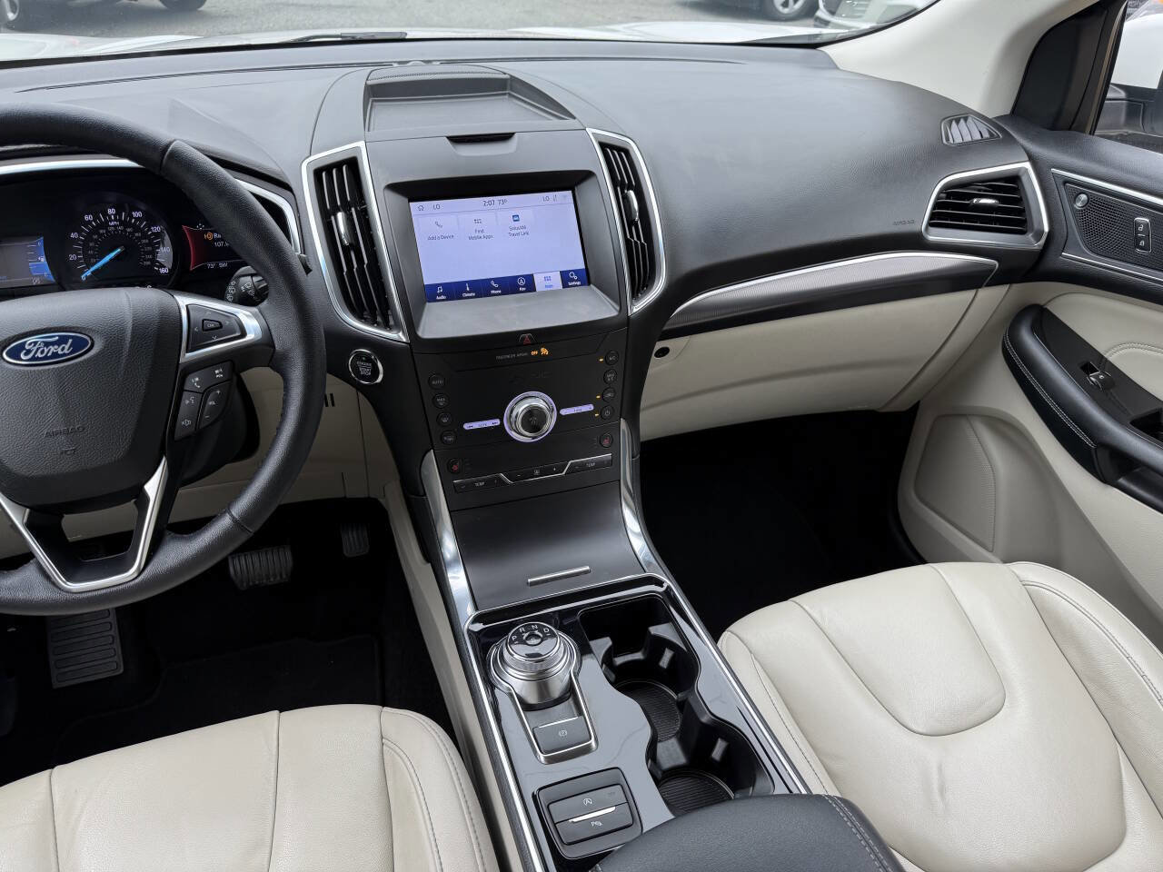 Used 2020 Ford Edge Titanium image 19