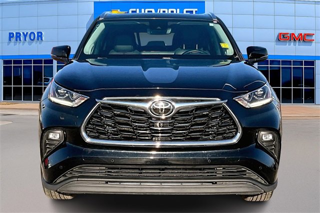 Used 2021 Toyota Highlander Limited image 2