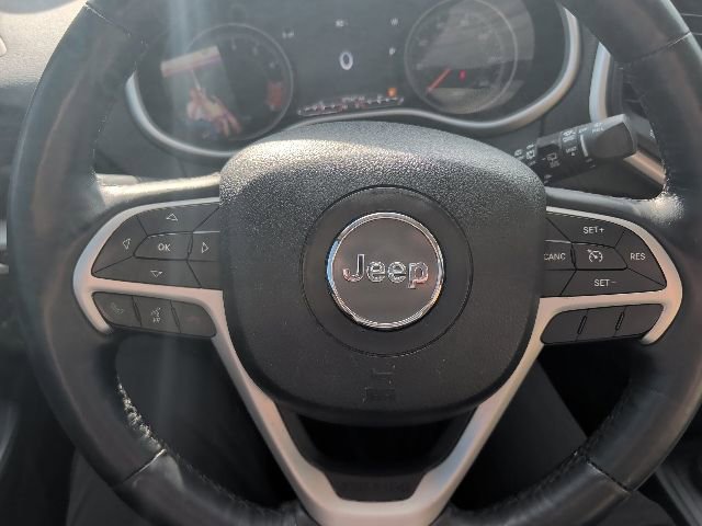 Used 2015 Jeep Cherokee Limited w/ Luxury Group AWD/4WD image 15
