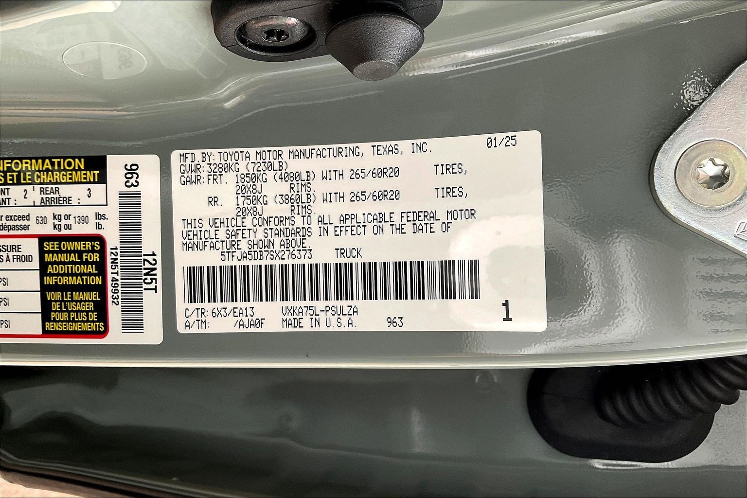 Used 2025 Toyota Tundra Limited AWD/4WD image 20
