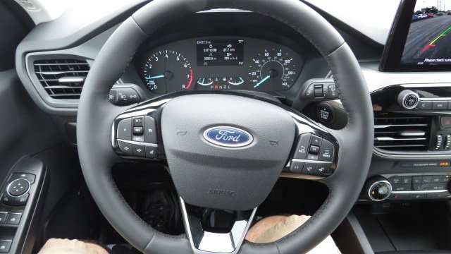 Certified 2022 Ford Escape SE w/ Cold Weather Package image 18