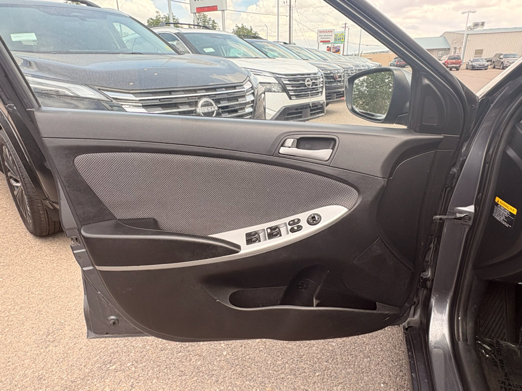 Used 2013 Hyundai Accent GS FWD image 13