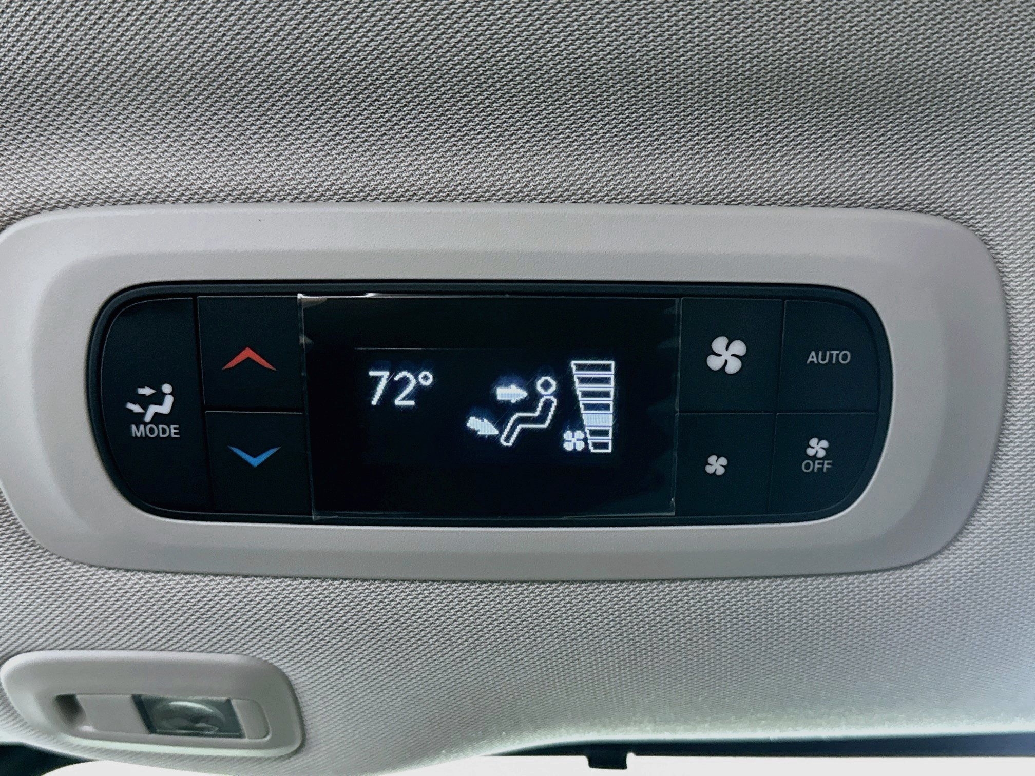 Used 2024 Chrysler Pacifica Limited FWD image 25