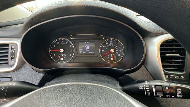 Used 2019 Kia Sorento L image 23