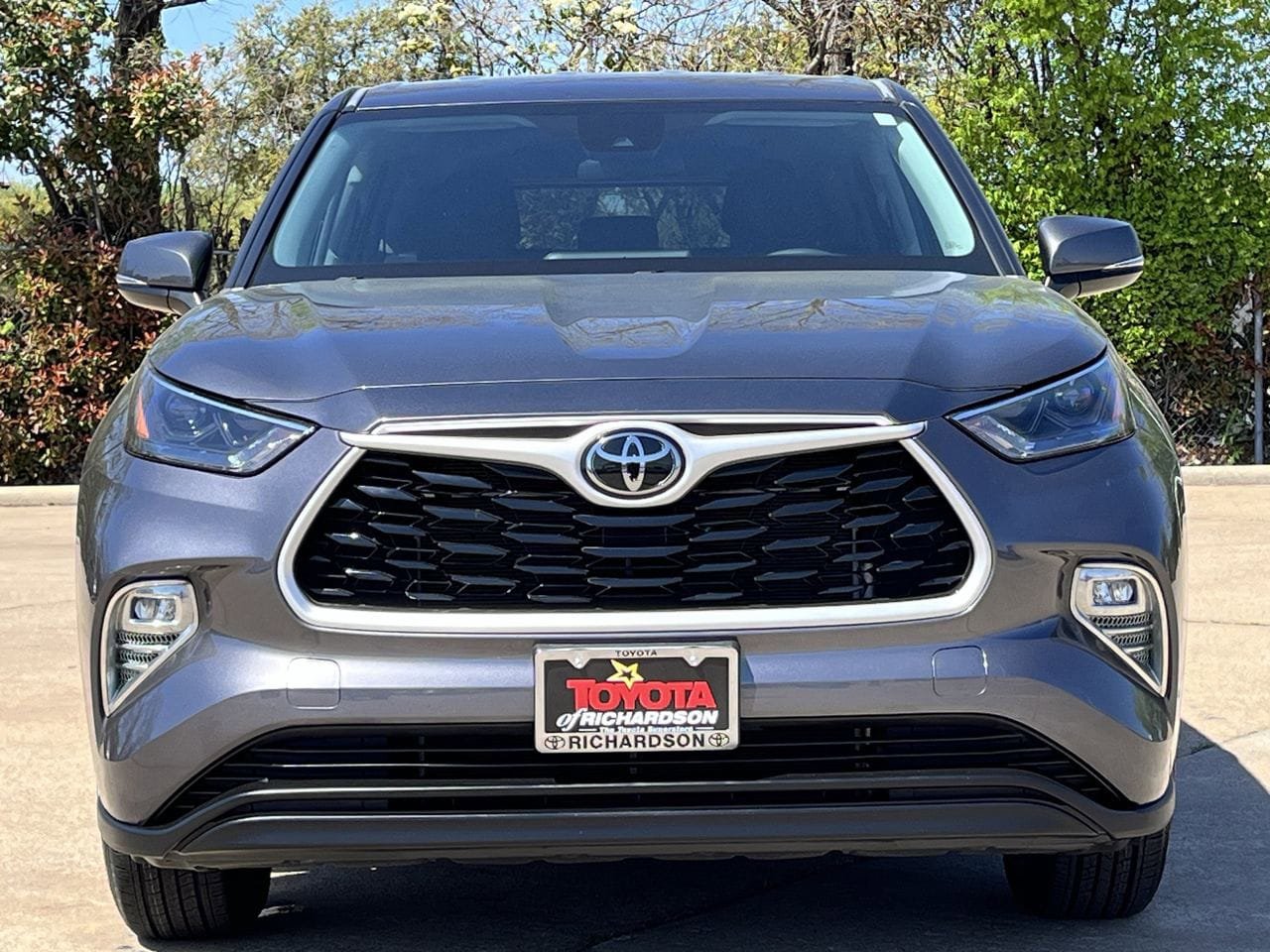 Used 2023 Toyota Highlander LE image 7