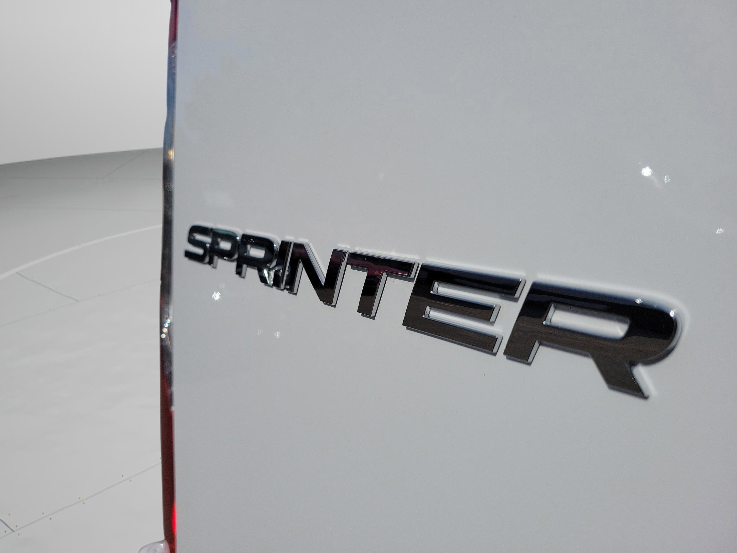 Used 2025 Mercedes-Benz Sprinter 2500 image 7
