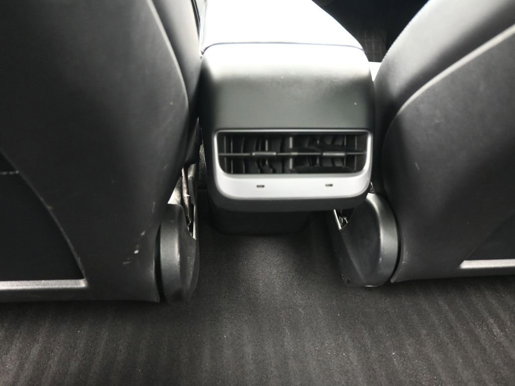 Used 2021 Tesla Model 3 Standard Range Plus image 34