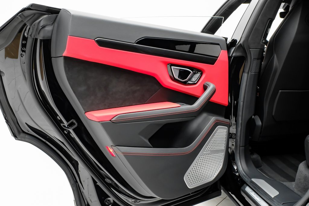 Used 2022 Lamborghini Urus image 44