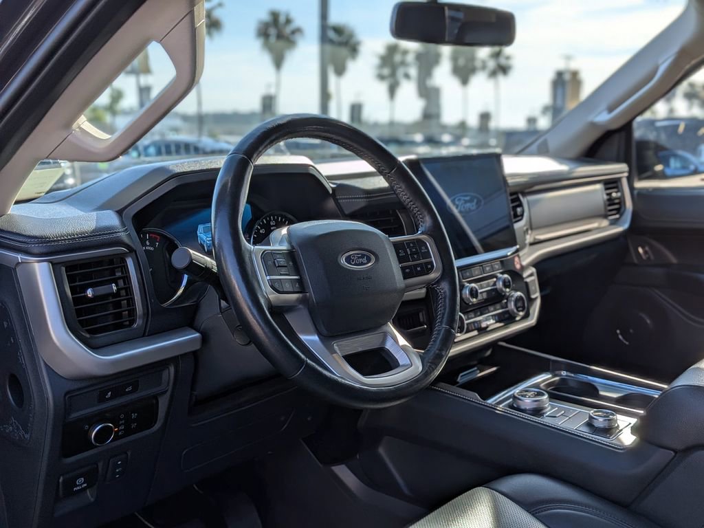 Used 2024 Ford Expedition XLT image 12