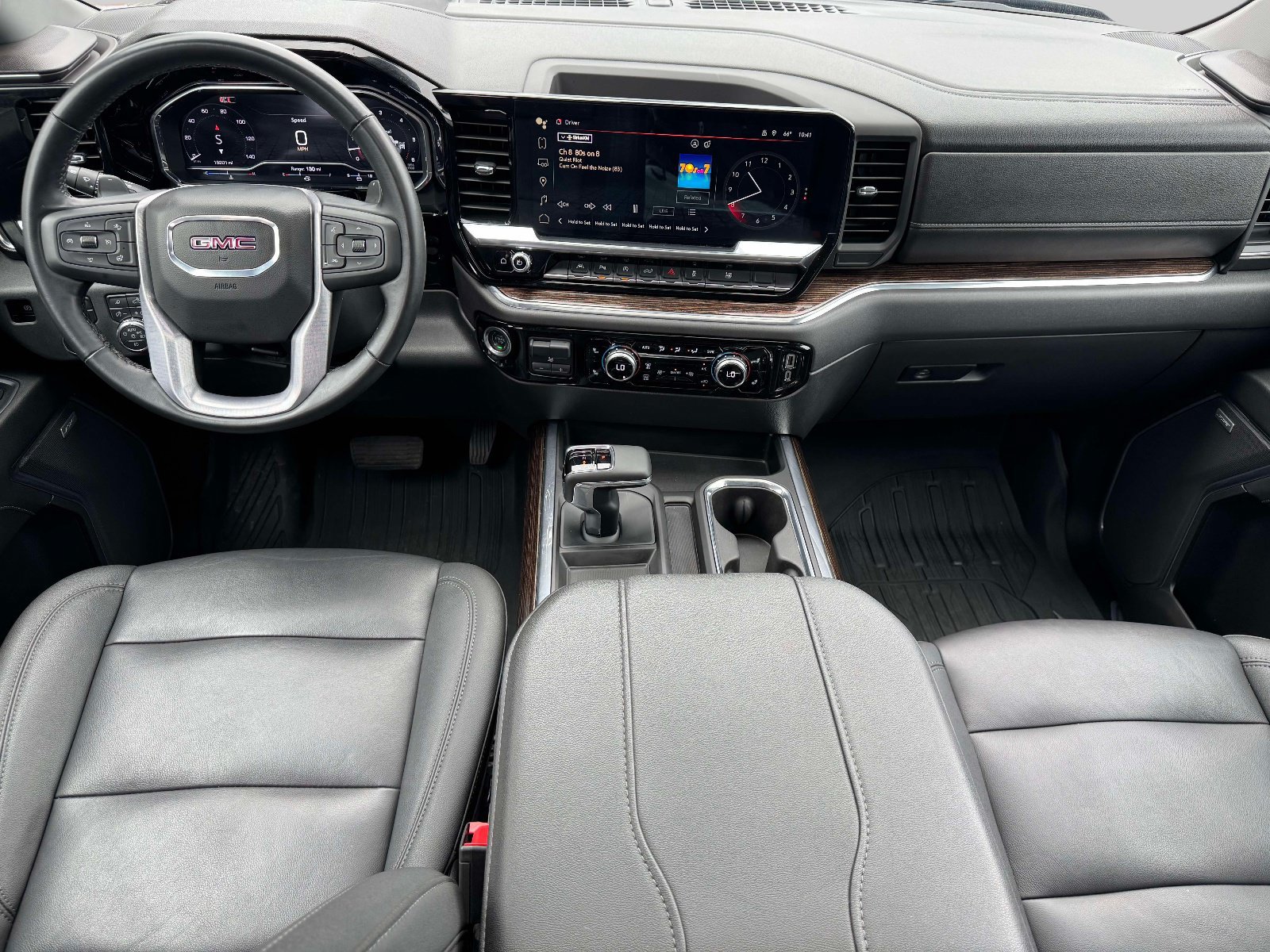 Used 2024 GMC Sierra 1500 Elevation w/ Elevation Premium Package AWD/4WD image 2