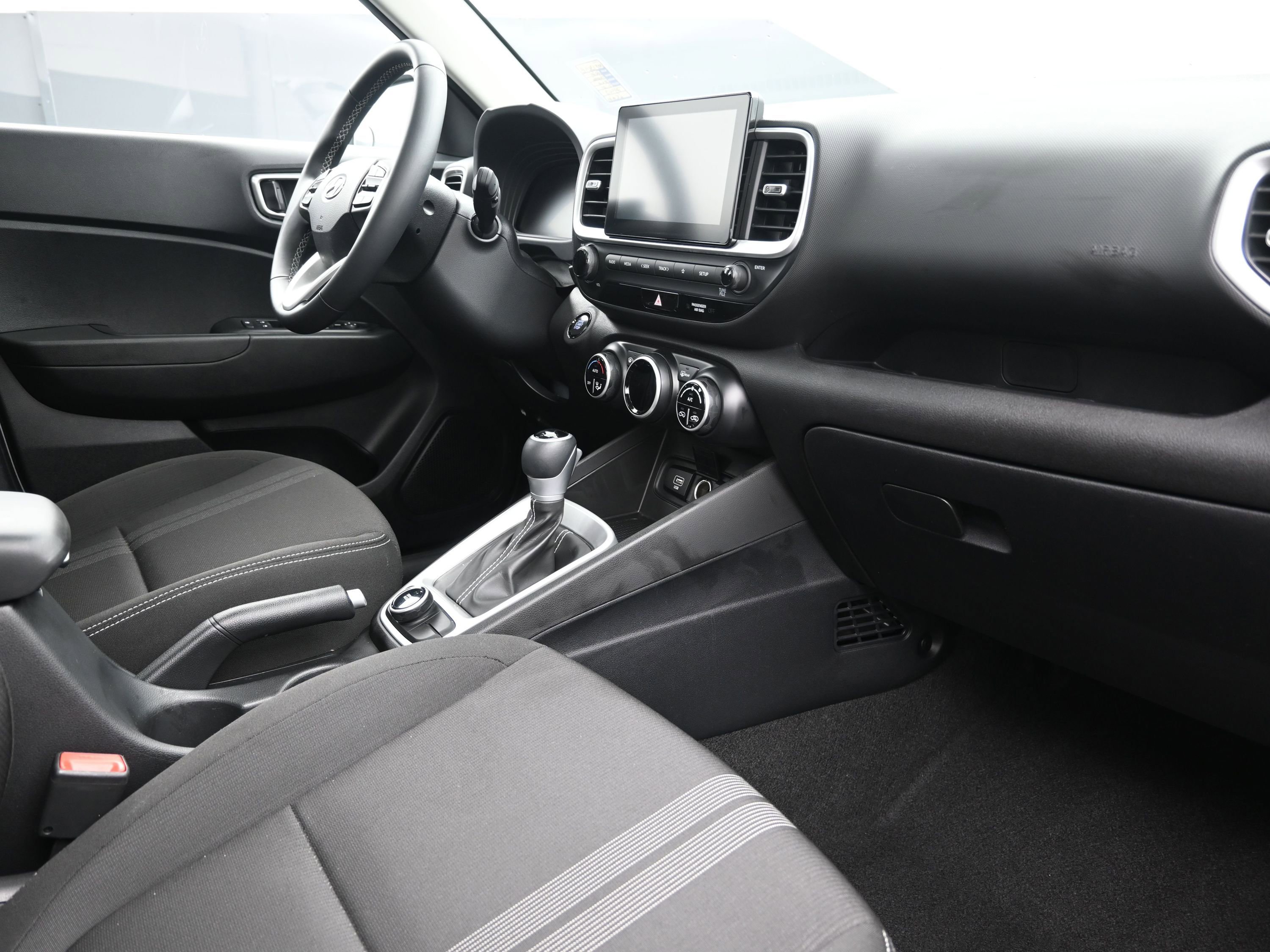 Used 2024 Hyundai Venue SEL image 27