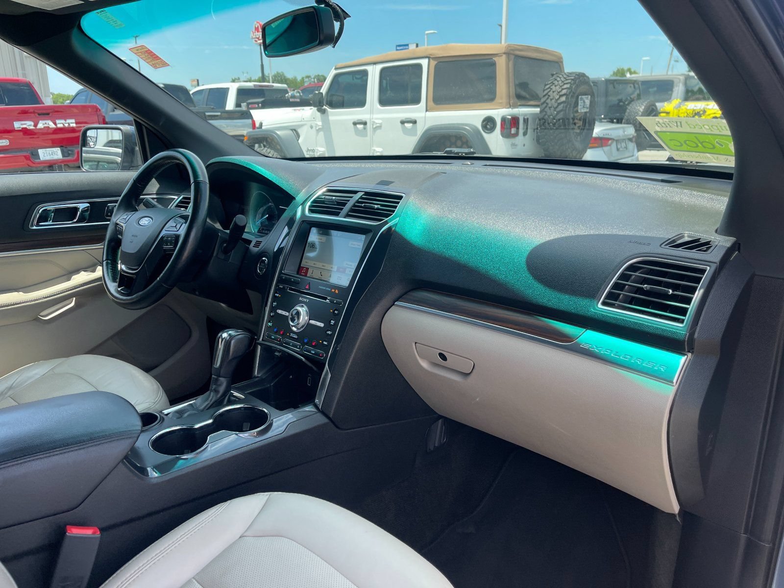 Used 2018 Ford Explorer Limited FWD image 19